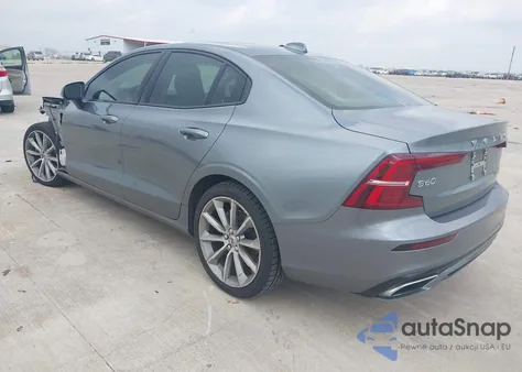 2021 Volvo S60 T5 Momentum z USA, uszkodzony, nr VIN 7JR102FZXMG112633